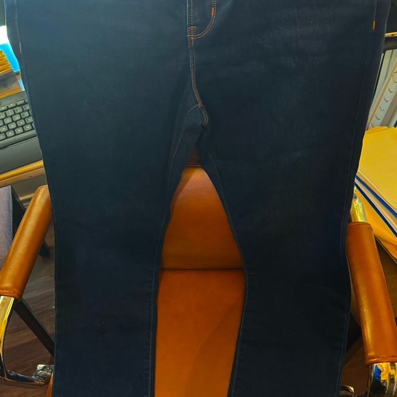 NWT Old Navy Women’s Jeans Mid-Rise Power Slim Straight Dark Fade Size 14 - Picture 3 of 5